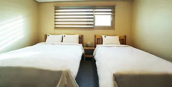 J2 Family Hotel Τζέτζου